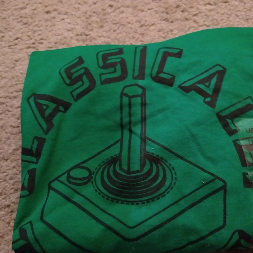 BNWT - SIZE LARGE - CLASSICALLY TRAINED T-SHIRT - ATARI CONTROLLER - Picture 3 of 4